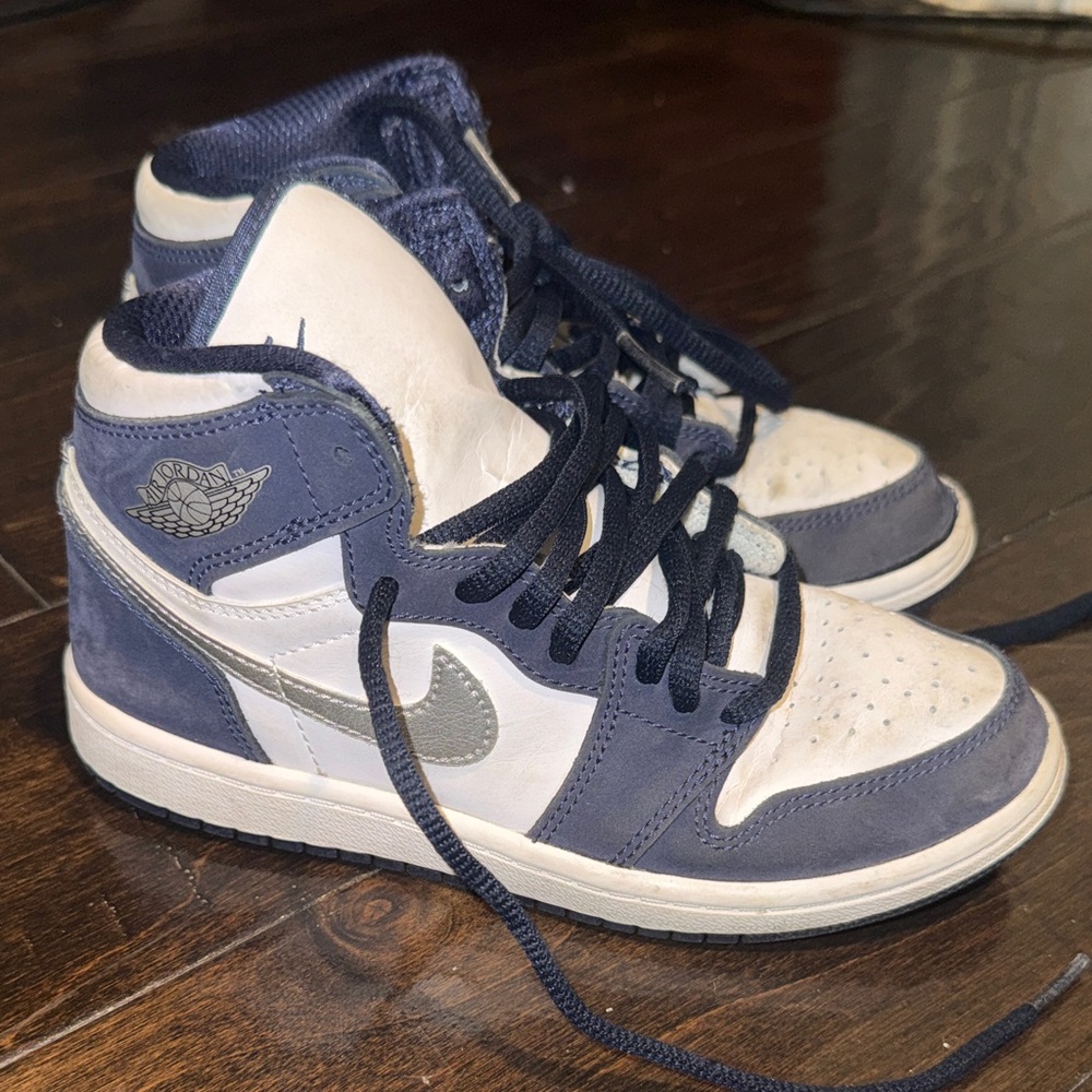Nike Navy and White Sneakers